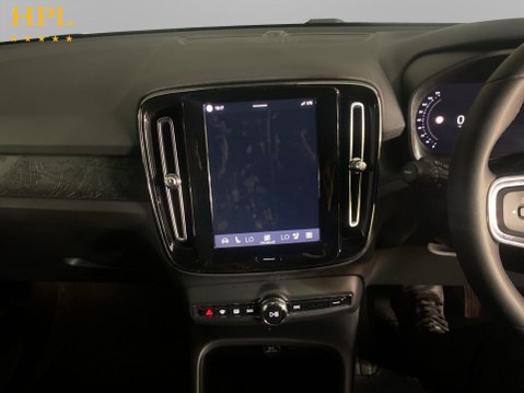 Volvo XC40 Recharge 69kWh Plus SUV 5dr Electric Auto (231 ps) Bluetooth - DAB Radio - 17