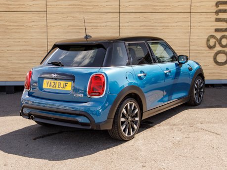 Mini Hatch COOPER EXCLUSIVE