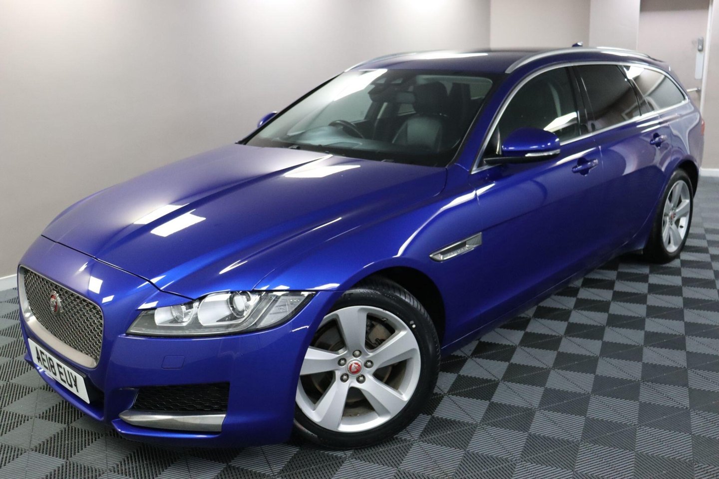 2018 Jaguar XF — image 19