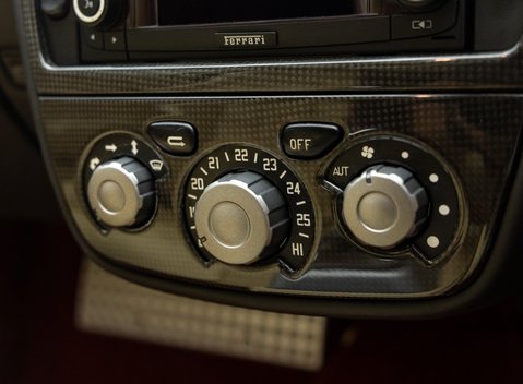 Ferrari F430 Coupe Manual 26