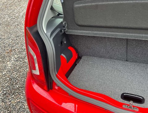 Volkswagen Up 1.0 Move Up 3dr 37