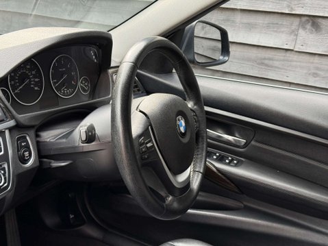 BMW 3 Series 2.0 320d Luxury Auto 4dr 29