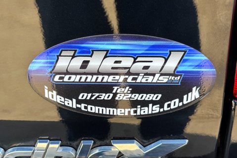 Toyota Hilux Invincible X 4WD 2.8 D-4D Double Cab Pickup - Hardtop Canopy 14