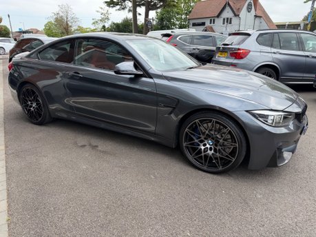 BMW M4 M4 COMPETITION 11