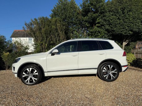 Volkswagen Touareg 3.0 TDI V6 BlueMotion Tech R-Line Tiptronic 4WD Euro 6 (s/s) 5dr 5