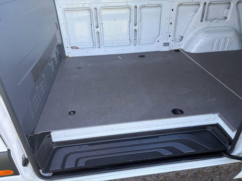 Mercedes-Benz Sprinter 2.0 315 CDI Premium Panel Van 5dr Diesel G-Tronic RWD L2 H2 Euro 6 (s/s) (1 8