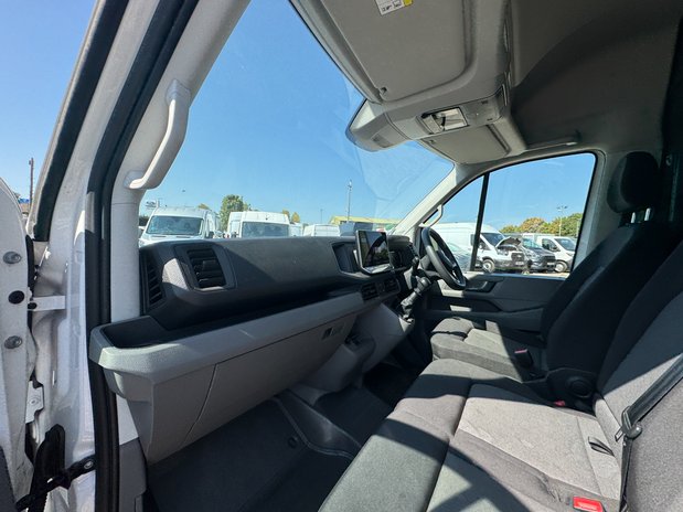 Volkswagen Crafter LWB L3H2 High Roof Commerce Business CR35 Air Con EURO 6 12