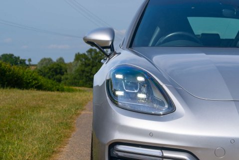 Porsche Panamera 4 E-Hybrid Platinum Edition 21