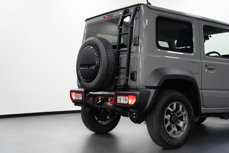 Suzuki Jimny Sierra SUV 1.5 AUTOMATIC petrol 34