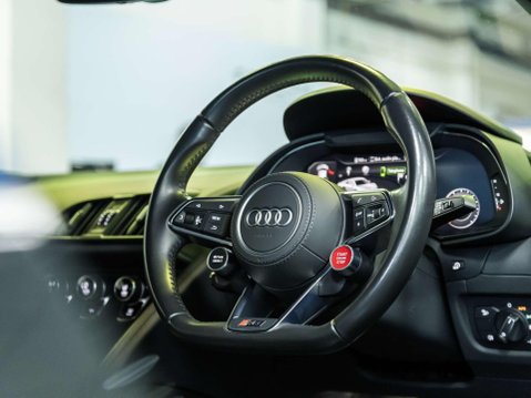 Audi R8 5.2 FSI V10 Coupe 2dr Petrol S Tronic quattro Euro 6 (s/s) (540 ps) 41
