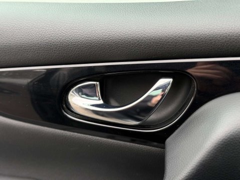 Nissan Qashqai 1.5 dCi Tekna 2WD Euro 5 (s/s) 5dr 72