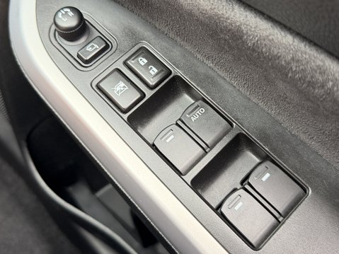 Suzuki Vitara 1.6 SZ5 5dr 33