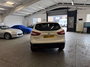 Nissan Qashqai 1.6 dCi Tekna SUV 5dr Diesel XTRON 2WD Euro 5 (s/s) (130 ps) 6