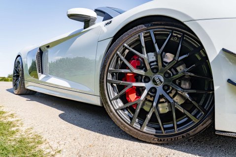 Audi R8 5.2 R8 Spyder Quattro V10 Semi-Auto 4WD 2dr 7
