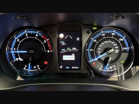 Toyota Hilux INVINCIBLE X 4WD 48V MHEV AUTO 55