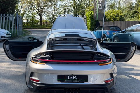 Porsche 911 GT3 TOURING PDK - £33K FACTORY EXTRAS -CERAMIC BRAKES -BUCKET SEATS -CARBON 18