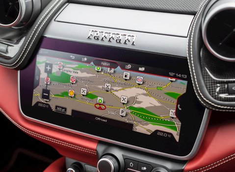 Ferrari GTC4 Lusso T 19