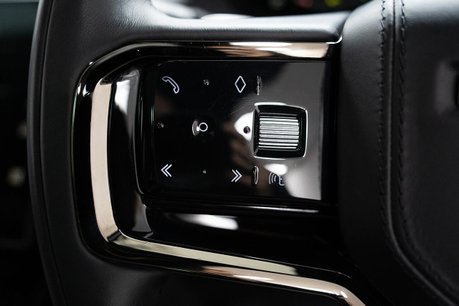 Land Rover Range Rover Sport 3.0 D300 MHEV Dynamic SE SUV 5dr Diesel Auto 4WD Euro 6 (s/s) (300 ps) 9