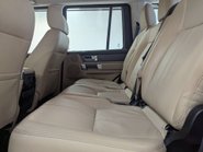 Land Rover Discovery 3.0 Discovery SE Tech SDV6 Auto 4WD 5dr 43
