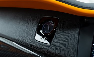 Rolls-Royce Cullinan Black Badge 25