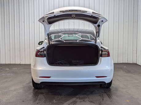 Tesla Model 3 Model 3 Long Range AWD 4WD 4dr 44
