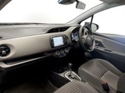 Toyota Yaris 1.5 VVT-i Icon Tech Hatchback 5dr Petrol CVT Euro 6 (111 ps) Air Con - Allo 15