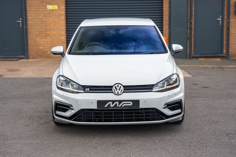 Volkswagen Golf 2.0 Golf R TSi Semi-Auto 4WD 5dr 7