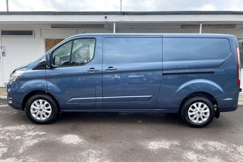 Ford Transit Custom 300 L2 170 ps Limited Panel Van - Power Invertor 7