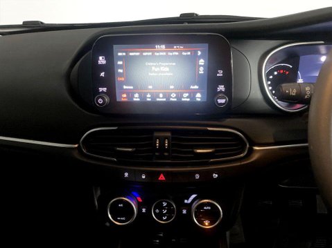 Fiat Tipo 1.0 Cross Hatchback 5dr Petrol Manual Euro 6 (s/s) (100 bhp) Air Con - Allo 17