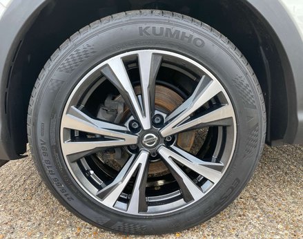 Nissan Qashqai 1.3 Qashqai N-Connecta DiG-T 5dr 15