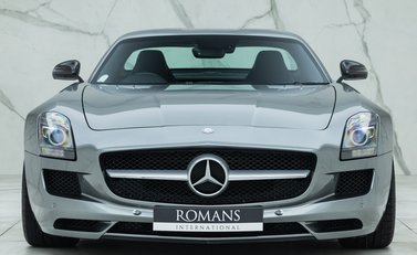 Mercedes-Benz SLS AMG 28