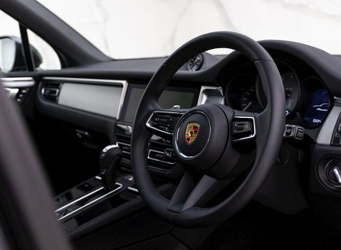 Porsche Macan S 9