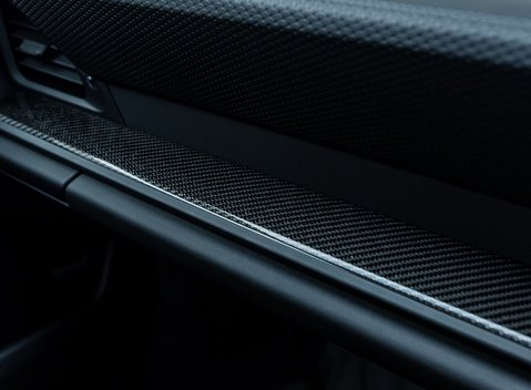 Porsche 911 GT3 TOURING (992) 19