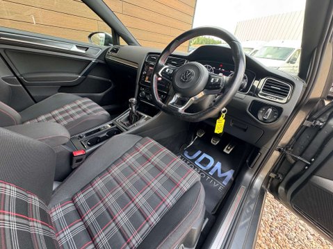 Volkswagen Golf 2.0 Golf GTi Performance TSi 5dr 22