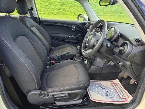 Mini Hatch 1.5 One Euro 6 (s/s) 3dr 21
