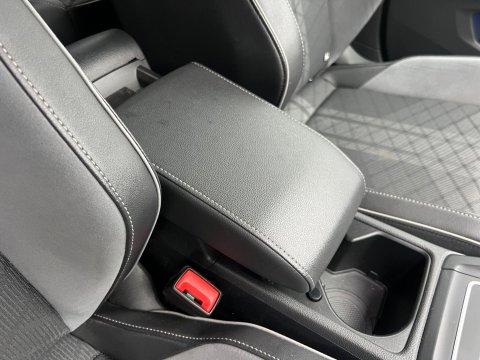 Volkswagen Golf R-LINE TDI DSG 34