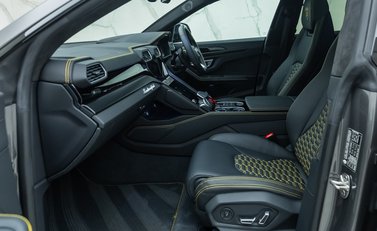 Lamborghini Urus S 19