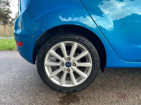 Ford Fiesta TITANIUM 35