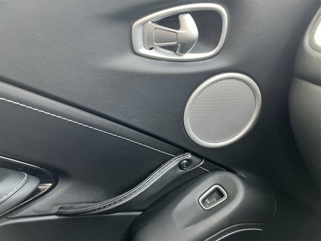 Aston Martin Vantage V8 68