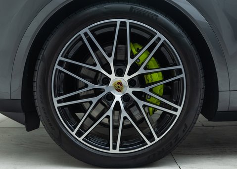 Porsche Cayenne E-HYBRID coupe