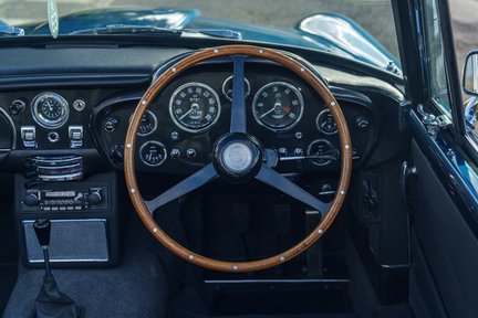 Aston Martin DB5 Convertible 18