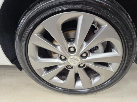 Toyota Auris 1.8 VVT-h Excel Touring Sports CVT Euro 6 (s/s) 5dr 49