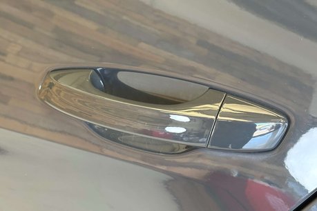 Volkswagen Golf 35.8kWh e-Golf Hatchback 5dr Electric Auto (136 ps) 64