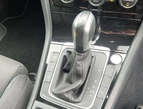 Volkswagen Golf 2.0 Golf R TSi 4Motion Semi-Auto 4WD 5dr 34