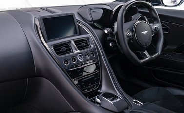 Aston Martin DBS Superleggera 15
