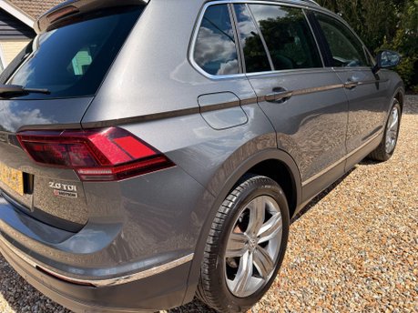 Volkswagen Tiguan 2.0 TDI SEL DSG 4Motion Euro 6 (s/s) 5dr 10