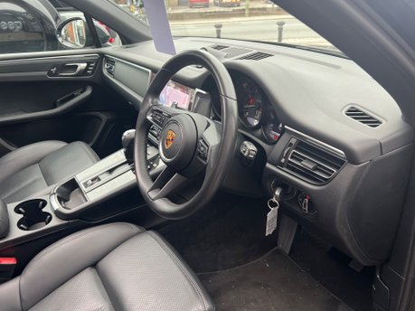Porsche Macan PDK 29