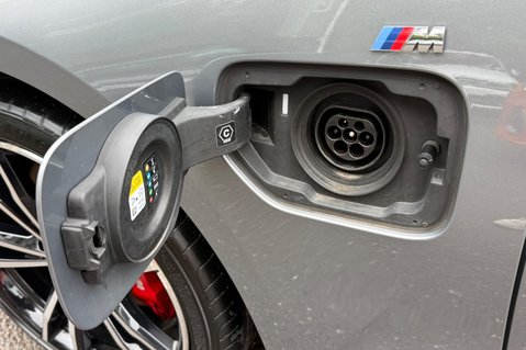 BMW 3 Series 330E M SPORT -VAT Q -DRIVING ASSISTANT PRO -PAN ROOF -H/K -M PRO PACK 82