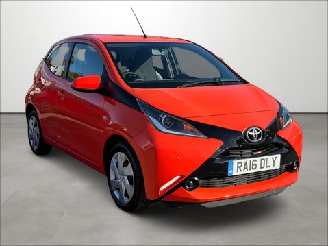 Toyota Aygo 1.0 VVT-i X-Play 5dr x-shift 1