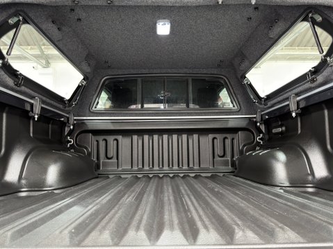 Toyota Hilux INVINCIBLE X 4WD 48V MHEV AUTO 19